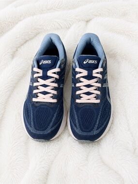 ASICS Women’s Running Shoes | Size 8.5 | Excellent Condition | Lightly Worn